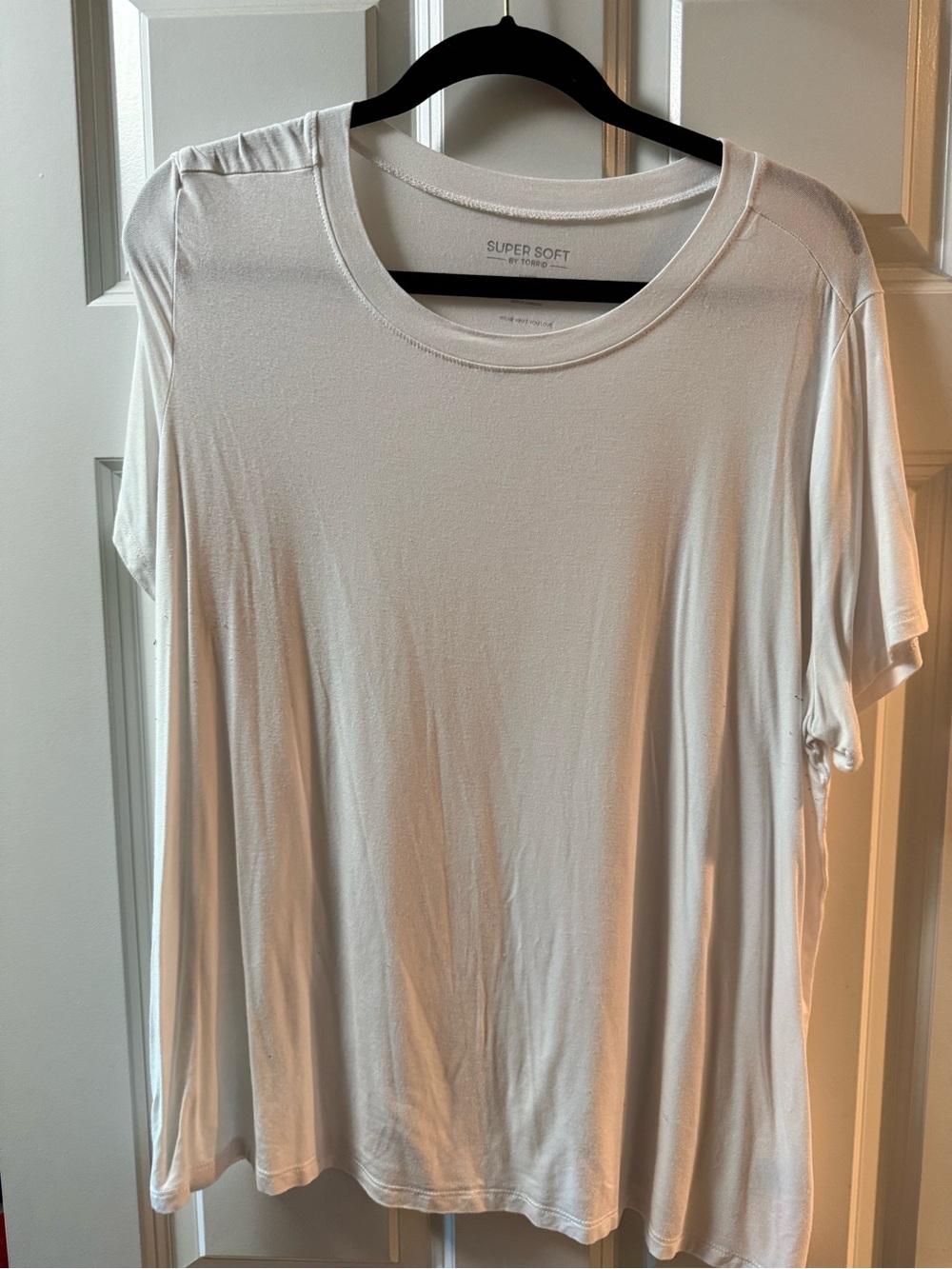 torrid White Short Sleeve Crewneck Tee